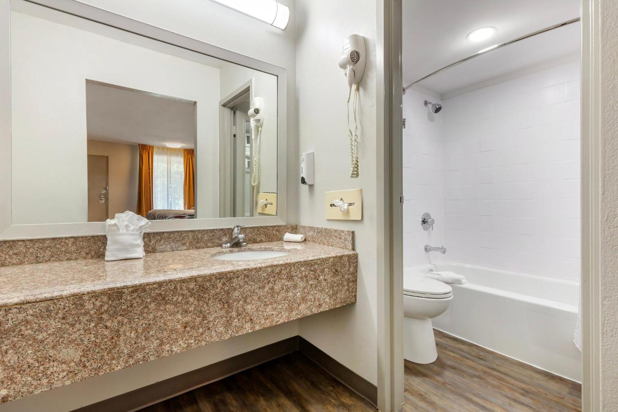 Red Roof Inn Данн Екстер'єр фото